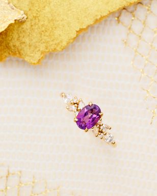 Bague or jaune, améthyste et diamants