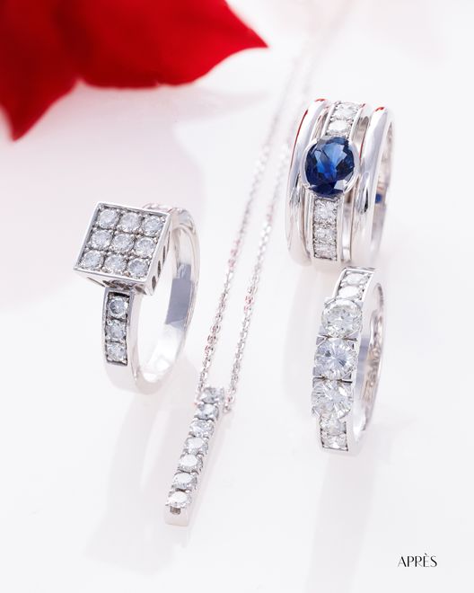 Parures bijoux transformés or blanc, diamants et pierres précieuses